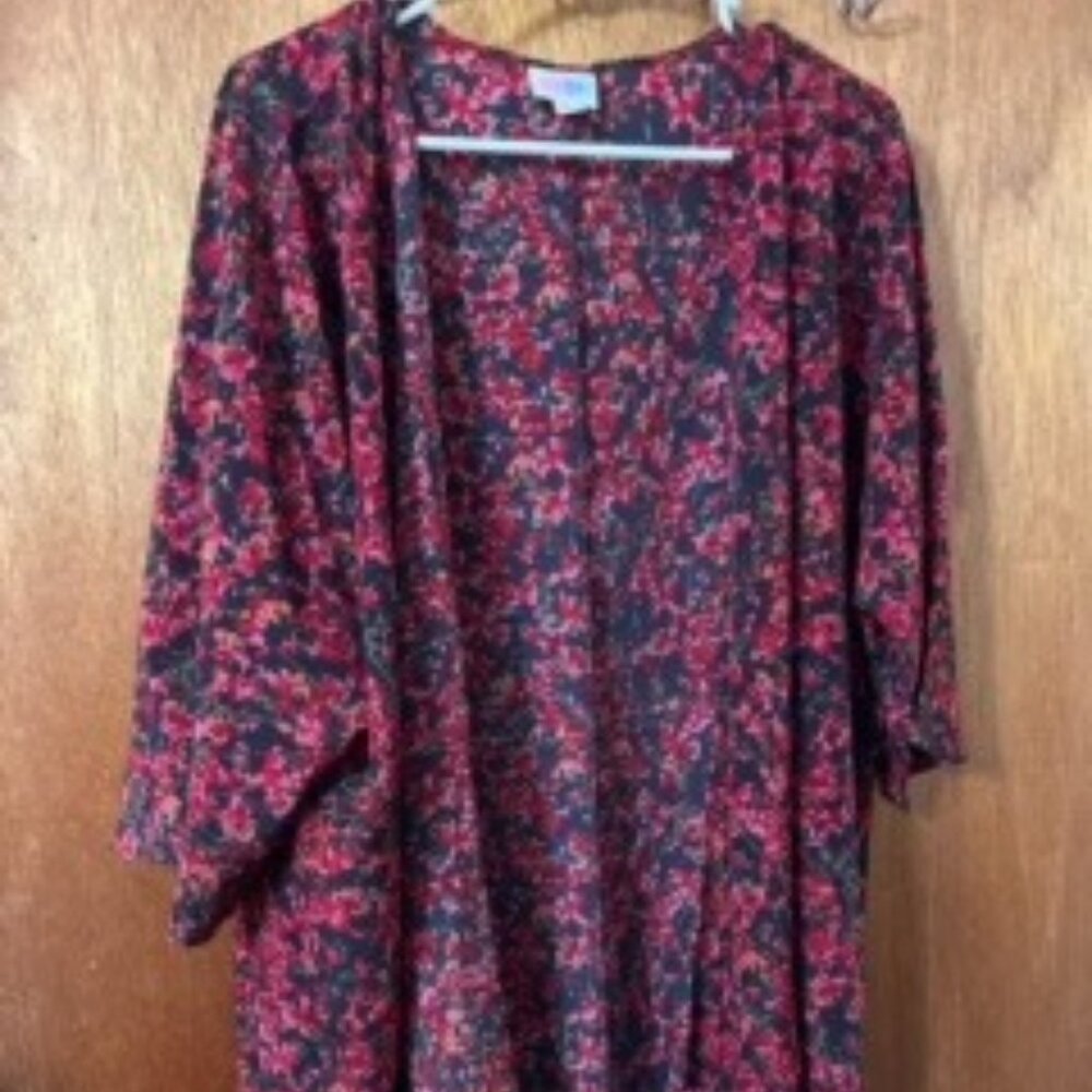 LuLaRoe Shirley Kimono Red Black Floral Drape Cardigan Size M